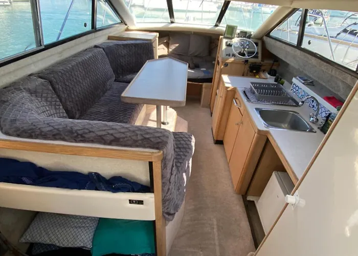 Nuit Insolite Sur Un Bateau Linge Et Menage Inclus - Boat Paradise La Rochelle