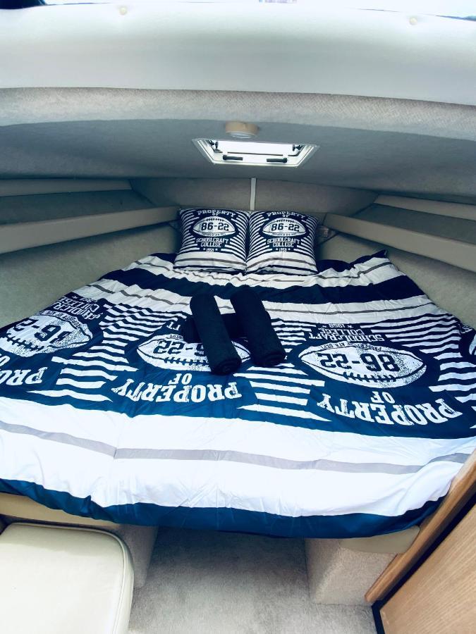 Hotel en barco Nuit Insolite Sur Un Bateau Linge Et Menage Inclus - Boat Paradise La Rochelle La Rochelle (Charente-Maritime)